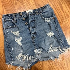 Abercrombie & Fitch Ultra High Rise Mom Shorts 24